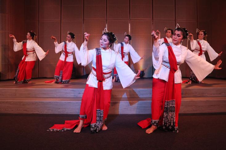 Akulturasi budaya Jawa dan Cina dalam pertunjukan tari Lelangen Beksan: Kusumaning Rat (dok. Galeri Indonesia Kaya)