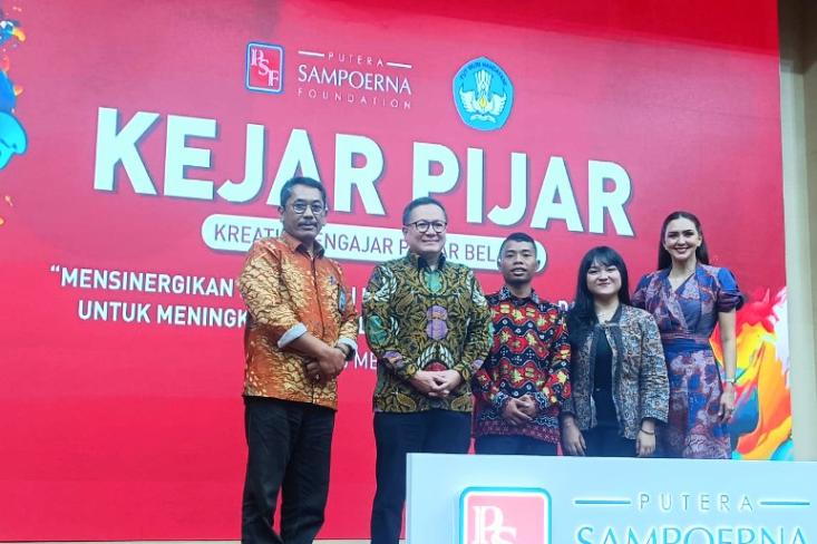 Putera Sampoerna Foundation (PSF)  berkolaborasi dengan Kemendikbudristek RI menggelar kegiatan bernama Kejar Pijar (Kreatif Mengajar Pintar Belajar) di Jakarta (Foto: Efa)