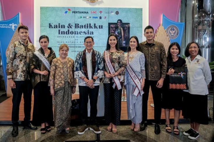 Menduniakan Identitas Budaya Indonesia Melalui Pergelaran Keindahan Karya Kain Tenun dan Batikku Indonesia (Foto: Ist)