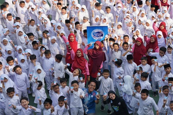 Frisian Flag Indonesia (FFI) merayakan Hari Susu Sedunia 2024 dengan perluas edukasi kebaikan susu kepada 160.000 pelajar, mahasiswa dan akademisi di Indonesia (Foto: dok. FFI)