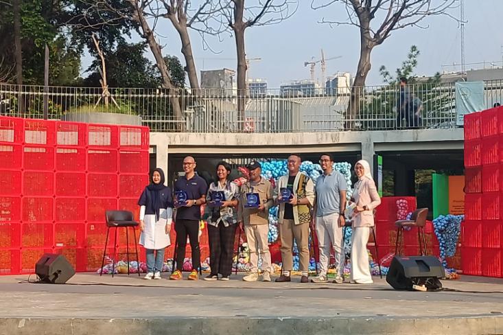 Berkolaborasi dengan berbagai pihak, PT Integrasi Transit Jakarta (PT ITJ) sebagai pengolah Taman Literasi Martha Christina Tiahahu menghadirkan acara Eartheart pada 6-25 Juni 2024 untuk berbagi aksi cinta lingkungan (Foto: Efa)