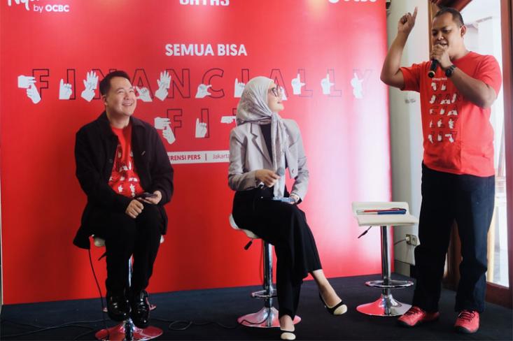 Ki-ka: Amir Widjaya-Executive Director Marketing & Lifestyle Business OCBC, Angkie Yudistia-Staf Khusus Presiden RI, Sociopreneur & Author, dan Trian Airlangga-Moderator. Foto: Ist