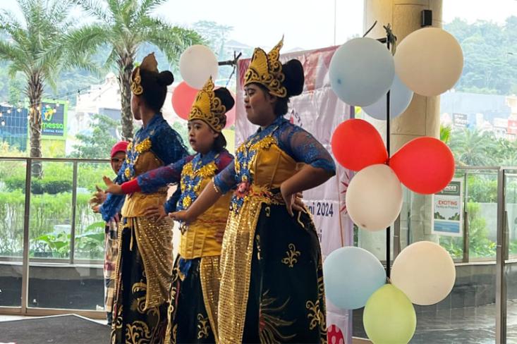 AEON MALL Sentul City berkolaborasi dengan Yayasan Difabel Action Indonesia menggelar kegiatan CSR melalui acara bertajuk “Difabel Inklusi Setara dan Mandiri dari Bogor untuk Indonesia“ pada 29–30 Juni 2024 lalu (Foto: Ist)