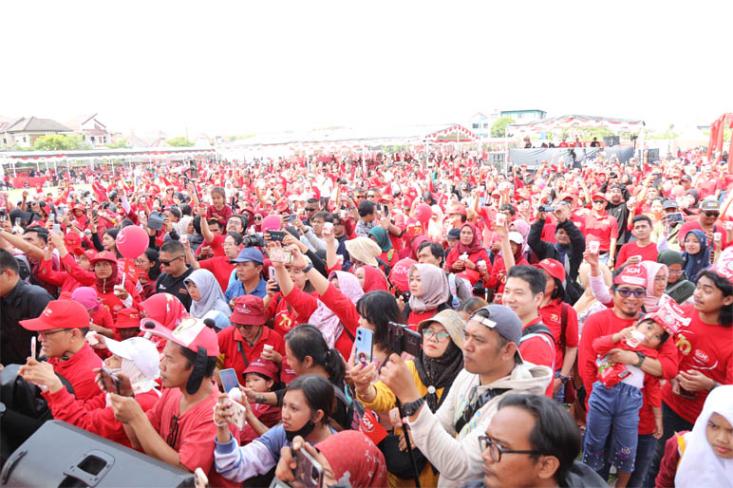 Pecahkan rekor MURI sebagai Gerakan Minum Susu Bersama Keluarga Terbanyak di 70 Kota. Foto: Dok. Sarihusada