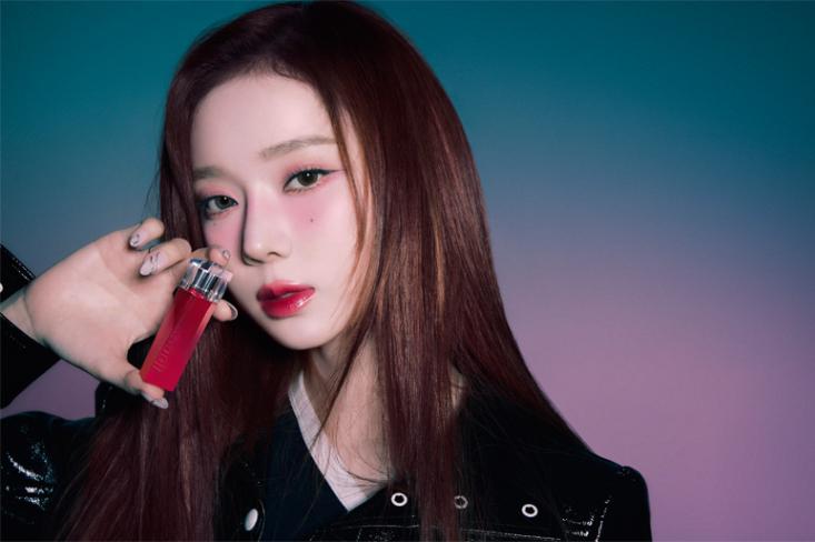 Berkolaborasi dengan WINTER aespa, brand kosmetik asal Korea Selatan baru saja meluncurkan produk terbarunya Hushed Cherry Edition di Indonesia (Foto: dok. Espoir)