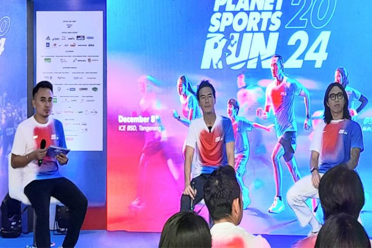 Ki-ka: MC, Daniel Mananta, dan dr. Tirta saat peluncuran Planet Sports Run 2024 yang akan digelar pada Minggu, 8 Desember 2024 di ICE BSD, Tangerang. Foto: Novi