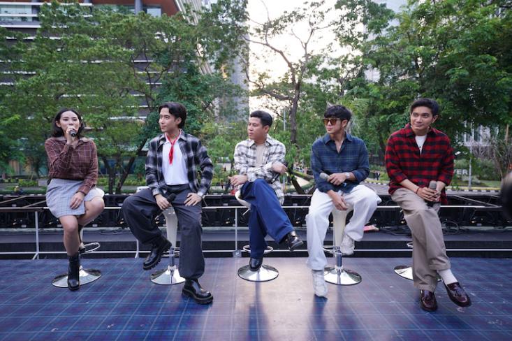 Gaya stylish Vidi Aldiano, dan Laleilmanino dalam balutan UNIQLO Flannel Fall/Winter 2024 (Foto : Ist)