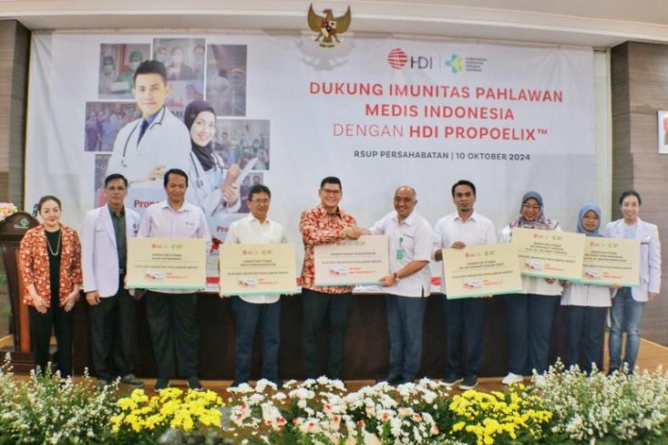 HDI menyumbangkan 50.000 suplemen penambah imunitas HDI Propoelix™ melalui Kementerian Kesehatan (Foto : Ist)