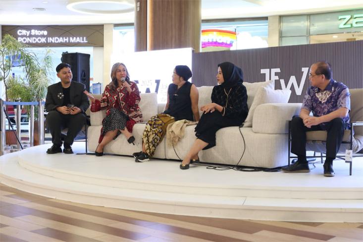 Konferensi pers pada Senin, 21 Oktober 2024 di Pondok Indah Mall 3, Jakarta Selatan, menjadi tanda dimulainya rangkaian acara JFW 2025. Foto: Ist