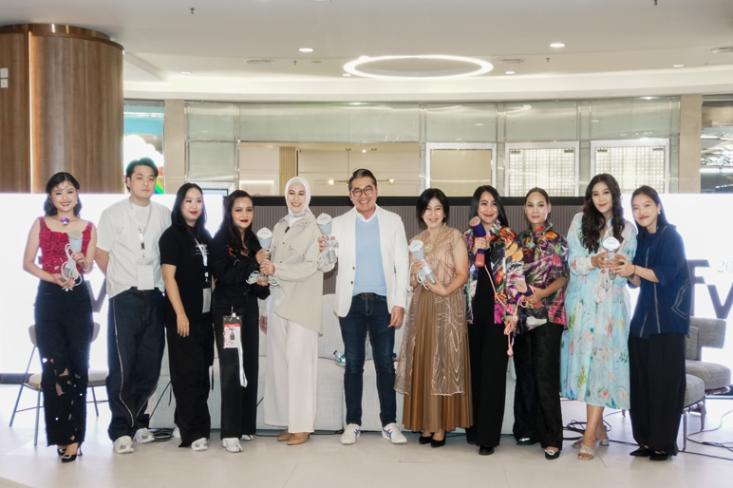 Peluncuran Philips Handheld Steamer 5000 Series yang diperkenalkan di Jakarta Fashion Week 2025, berkolaborasi dengan para desainer dari ANW, K.A.L.A Studio, Suedeson, dan Sonderlab gaungkan semangat “Free Your Style (Foto : Ist)