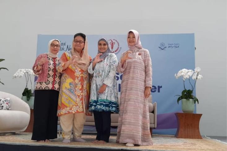 Ki-ka: dr. Anna Mira Lubis, dr. Siti Annisa Nuhonni (YKI), dr. Nurul Ratna Mutu Manikam, dan dr. Pratiwi Astar (YKI). Foto: Novi