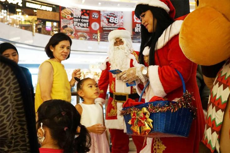 The Magic of Christmas di Lippo Malls Indonesia manjakan liburan anak dengan aktivitas seru, mulai dari ketemu karakter idola, wahana bermain hingga aneka lomba menarik (Foto: Ist)