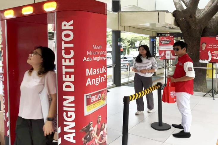 Razia Angin oleh Bejo jahe merah di beberapa titik di sarana transportasi umum di Jakarta (Foto : Ist)