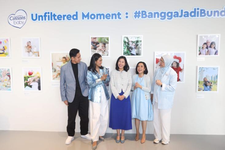 Unfiltered Moments: Bangga Jadi Bunda merupakan rangkaian foto yang menggambarkan keaslian, ketidaksempurnaan, dan kekuatan para ibu dalam membangun ikatan emosional dengan buah hati mereka (Foto : Ist)