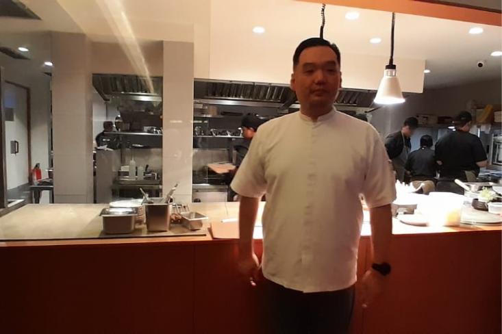 Chef Yohans Gozal siap memulai babak baru, membawa keahlian kulinernya ke garis depan dengan pembukaan konsep Thai baru, YOUNG Restaurant. Foto: Novi.