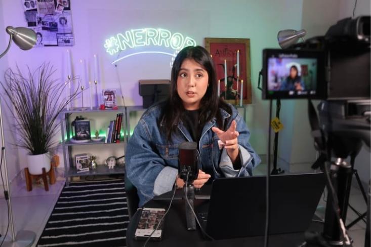 Dikenal dengan #NERROR yang membahas horor dan misteri, Nessie Judge raup lebih banyak cuan sejak bergabung YouTube Shopping Affiliates x Shopee. Foto: Ist