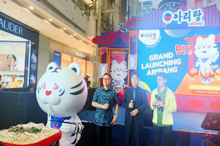 Arirang, merek mie premium Korea produksi PT Jakarana Tama, baru saja meluncurkan Arirang Self Cooking, inovasi mie instan pertama di Indonesia yang bisa dimasak sendiri tanpa listrik atau api dan air panas (Foto: Efa)