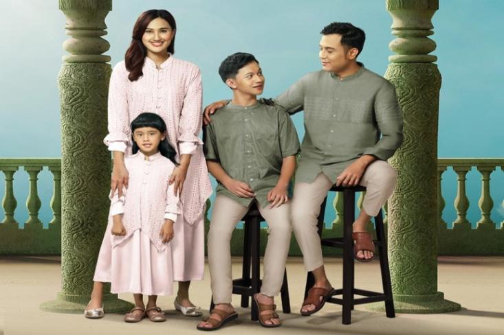 Mengusung tema “Shine This Eid”, koleksi sepatu Lebaran dari Bata menghadirkan berbagai pilihan sepatu dan sandal untuk pria, wanita, dan anak-anak (Foto : Ist)