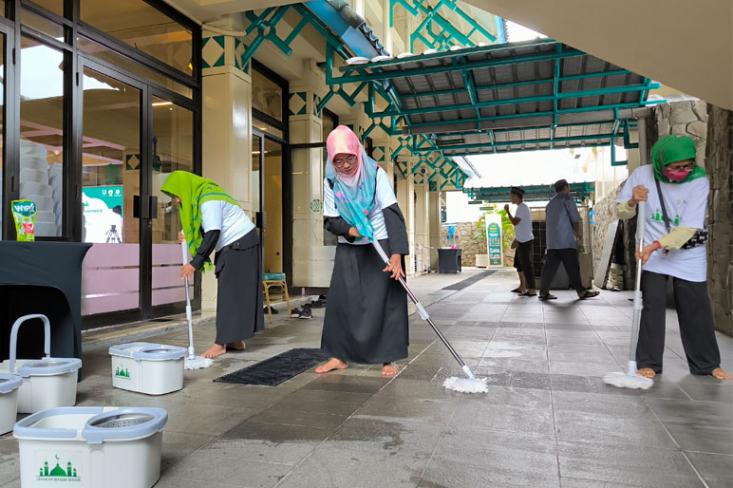 Wipol bersama Dewan Masjid Indonesia (DMI) kembali menggelar Gerakan Masjid Bersih 2025, yang tahun ini mencapai puncaknya di Masjid Raya Pondok Indah, Jakarta, Senin, 17 Maret 2025 (Foto: Ist)