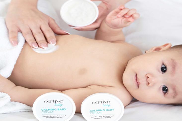 Calming Baby Cream diformulasikan dengan bahan-bahan alami yang memberikan efek menenangkan, melembapkan, dan melindungi kulit bayi (Foto: ist)