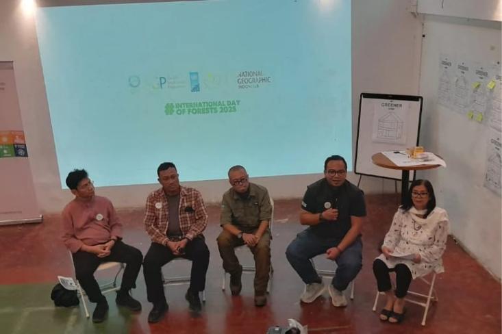 Ki-ka: Anton Sri P-Senior Programme Manager UNDP, Yudha Kurniawan-Sutradara Film Harmoni, Mahandis Yoanata T-Managing Editor Nat Geo Indonesia, Sidi Rana M-Koordinator Nasional GEF SGP Indonesia, dan Yanidar Witjaksono-Direktur Executive YBUL./Novi