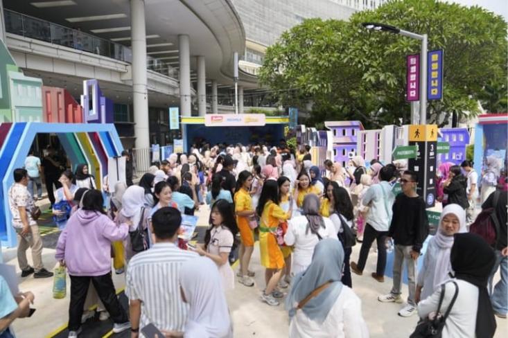 Indofood melalui Indomie, Indomilk, dan Chitato menggelar K-FUN Fest 2025 dengan sangat meriah pada 10–11 Mei 2025 di Tribeca Park, Central Park Mall, Jakarta Barat. Foto: Ist