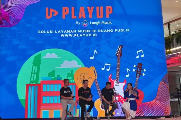 Ki-ka: Aris Sudewo (CEO Nuon), Pascal Lasmana (CEO PlayUp), Eddy Mumin (Chief Operations Officer PT Lippo Malls Indonesia), dan MC. Foto: Novi
