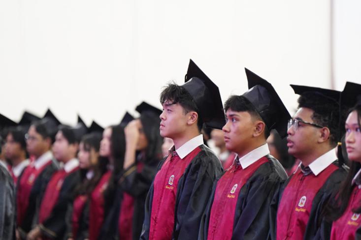 Sebanyak 193 siswa Binus School Serpong diwisuda dalam prosesi graduation pada Sabtu (10/05) di Sjuman Hall, Tangerang Selatan (Foto : Ist)
