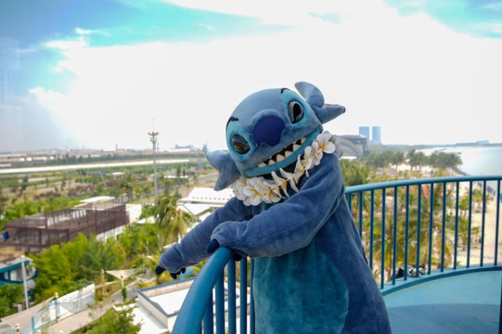 Stitch Summer Invasion ingin membawa para penggemar ke dalam keceriaan dan keisengan, dengan kolaborasi baru yang memperkuat sifatnya yang menyenangkan tapi usil (Foto : Ist)