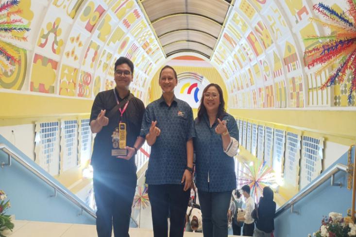 Dulux menghadirkan mural True Joy di koridor bawah tanah Stasiun MRT Blok M sebagai bagian dari kolaborasi dengan PT MRT Jakarta dalam pengembangan kawasan TOD (Foto: Efa)