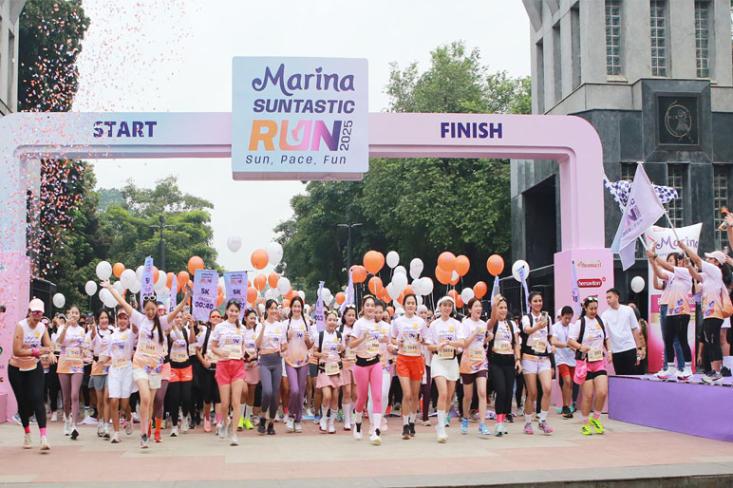 Marina Suntastic Run 2025 sukses digelar di Plaza Sudirman GBK Jakarta pada Minggu, 25 Mei 2025 dengan tema Sun, Pace, Fun, menghadirkan pengalaman Fun Run 5K yang menyenangkan (Foto: Ist)