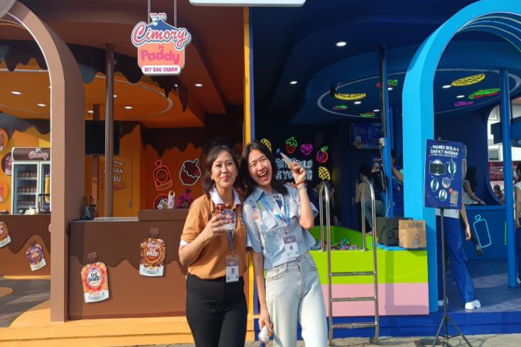 (ki-ka) Sheila Aryyani Hanusanti, General Manager Cimory Milk Category dan Lidwina Tandy, Marketing Manager Yogurt Category dalam acara media session di Main Booth Cimory di Java Jazz Festival 2025 (Foto: Efa)