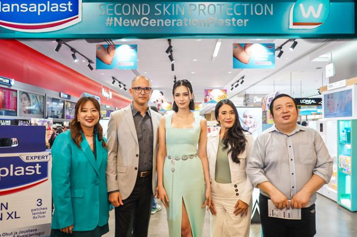 Inovasi terbaru Hansaplast second skin protection plester hidrokoloid super tipis di Indonesia kini hadir di Watsons (Foto : Ist)