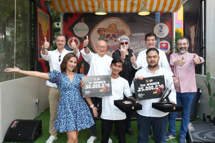 Para Juri bersama kedua pemenang Grill Master Indonesia