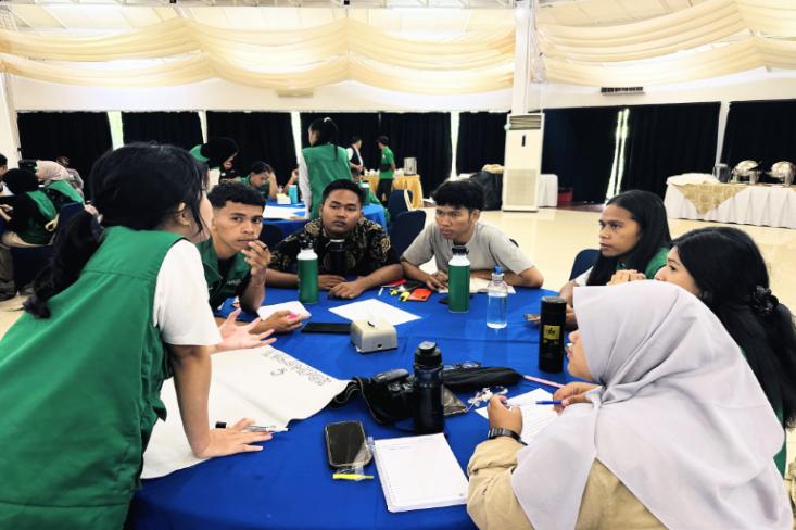 Anak muda perwakilan dari berbagai daerah yang merupakan GLOW Ambassador dari ChildFund serius mengikuti National Youth Capacity Enhancement (NYCE) di Jakarta (Foto: Ist)