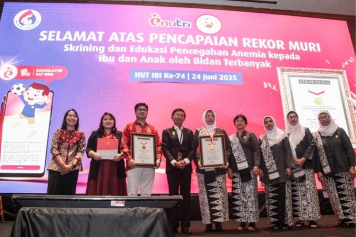 Skrining dan Edukasi Pencegahan Anemia Pada Ibu dan Anak oleh Bidan Terbanyak. Foto: Ist