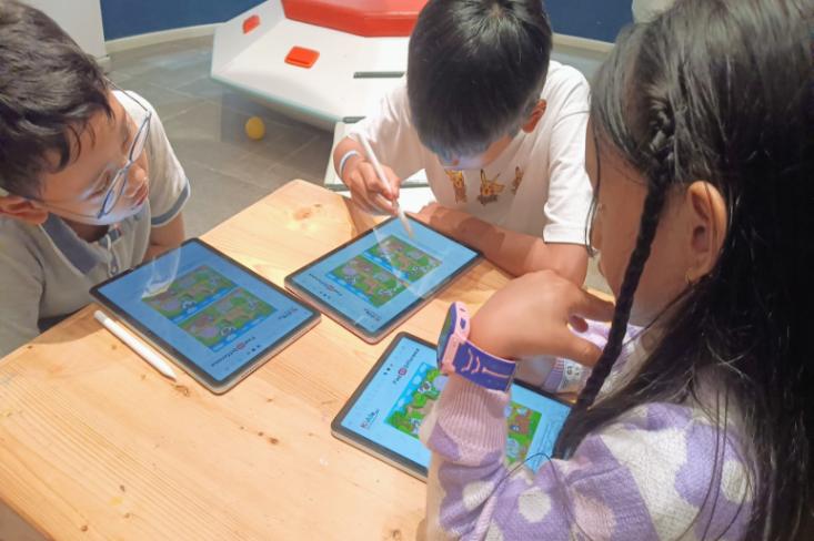 Redmi Pad 2 resmi hadir di Indonesia, tablet serbaguna di bawah 2 juta untuk semua aktivitas keluarga, mulai dari belajar dan bermain bersama anak (Foto: Efa)