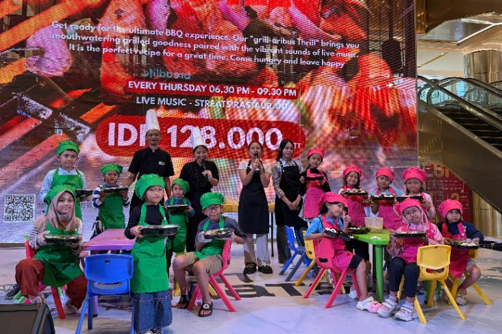 Gajah Mada Plaza menggelar festival Jepang bertajuk