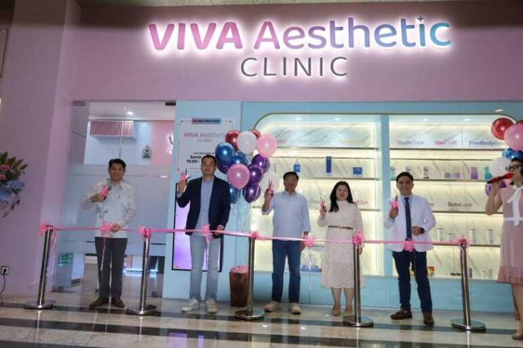 Mengusung tema “The Future of Beauty: All Impressive and Innovative”, Viva Aesthetic Clinic menjadi solusi bagi siapa saja yang ingin tampil lebih cantik dan percaya diri melalui perawatan kecantikan yang disediakan