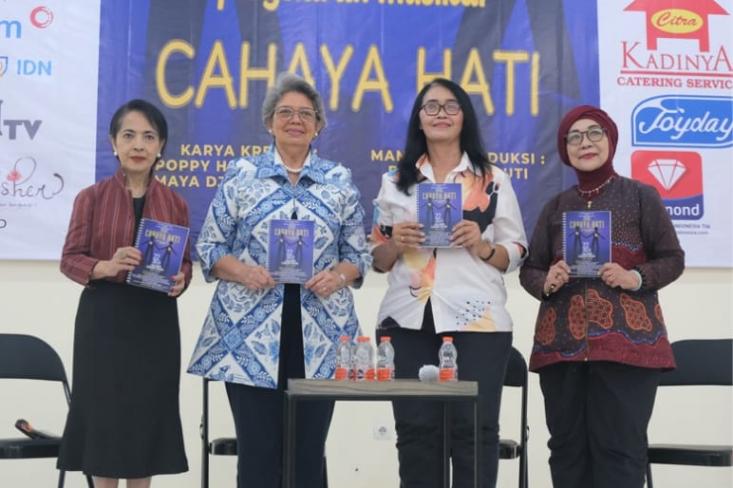 Ki-ka: Poppy Hayono Isman, Endang Hoyaranda, Rini Prasetyaningsih, dan Budi Widiastuti. Foto: Ist