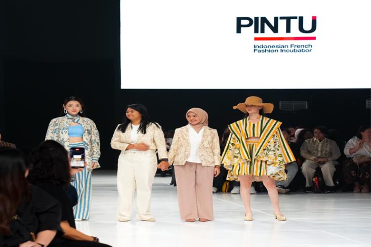 Rizkya Batik persembahkan MIMO, koleksi terbaru dirancang khusus untuk perempuan aktif, terutama Ibu menyusui (Foto : Ist)