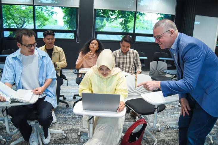 DLI berikan solusi pendidikan internasional yang bisa diakses di dalam negeri. Foto: Ist