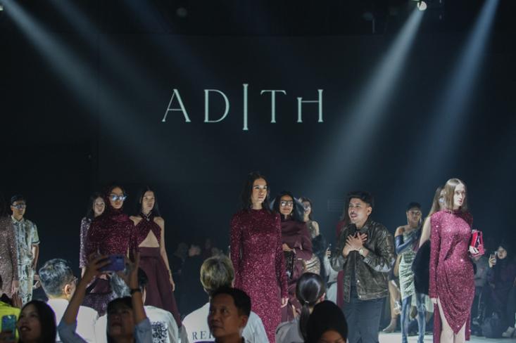Adith memilih material-material yang nyaman dan breathable seperti woll, crispy, dan satin untuk menghadirkan busana yang tidak hanya indah tetapi juga nyaman digunakan (Foto : Ist)