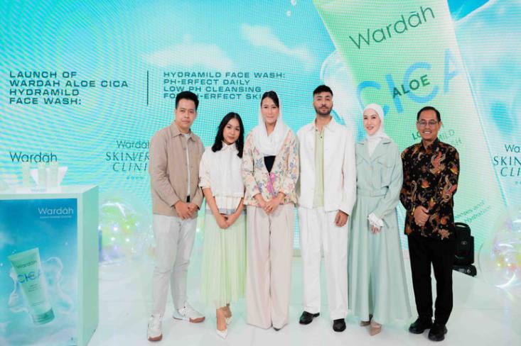 Wardah hadirkan aloe cica hydramild facial wash low pH gentle cleanser yang pH-erfect daily low pH cleansing for pH-erfect skin (Foto : Ist)
