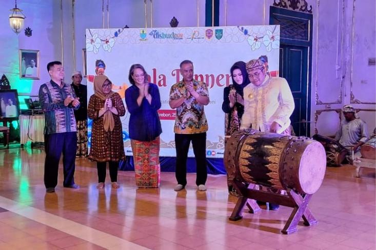 Gala Dinner Pembukaan Program Cirebon Travel Mart (CTM) 2025 dengan Tema Familiarization Trip di Kesultanan Kacirebonan. Foto: Ist