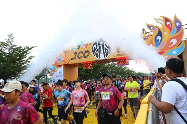JCO RUN 2025 bukan hanya menjadi ajang olahraga, tetapi juga momen untuk merayakan kebersamaan dan perjalanan 20 tahun bersama pelanggan setia (Foto : Ist)