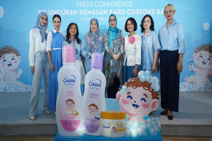 Dengan tampilan warna kemasan pastel modern, menghadirkan karakter ilustrasi bayi Cuby, dan memiliki kandungan bahan alami dengan inovasi triple nutrient blend, Cussons Baby hadir untuk mendukung ibu dari generasi 90an hingga Gen Z (Foto : Ist)