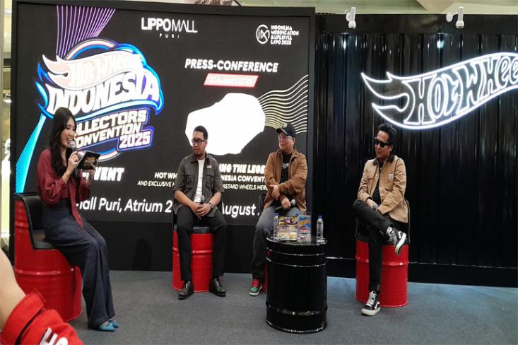 Ki-ka: MC, Radithya Pradana-Asisten Manajer Merek MATTEL SEA, Andre Mulyadi-Direktur Proyek IMX, dan Gofar Hilman-Pendiri TBW. Foto: Novi