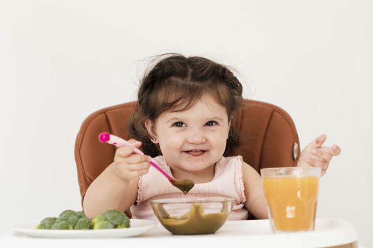Future Food Nourishing Little Ones bertujuan mendukung tumbuh kembang generasi penerus bangsa lewat pangan bergizi, aman, dan berkelanjutan (Foto : Freepik)