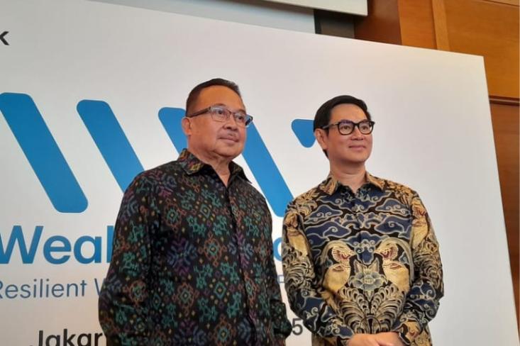 Ki-ka: Prof. Rhenald Kasali, Ph.D, Guru Besar Fakultas Ekonomi dan Bisnis, Universitas Indonesia dan Glenn Ranti, Division Head of Corporate Communications. Foto: Novi